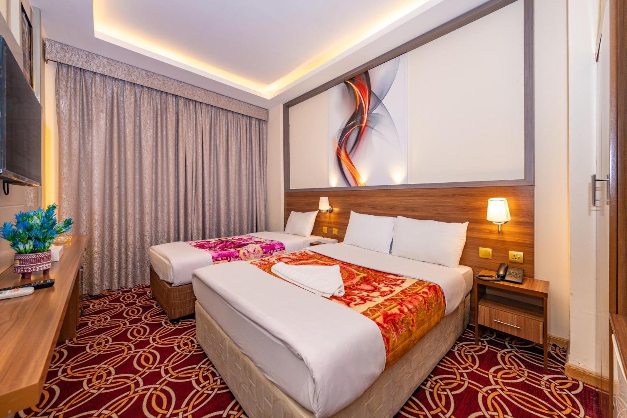 Tanha Hotel Dubai Exterior foto